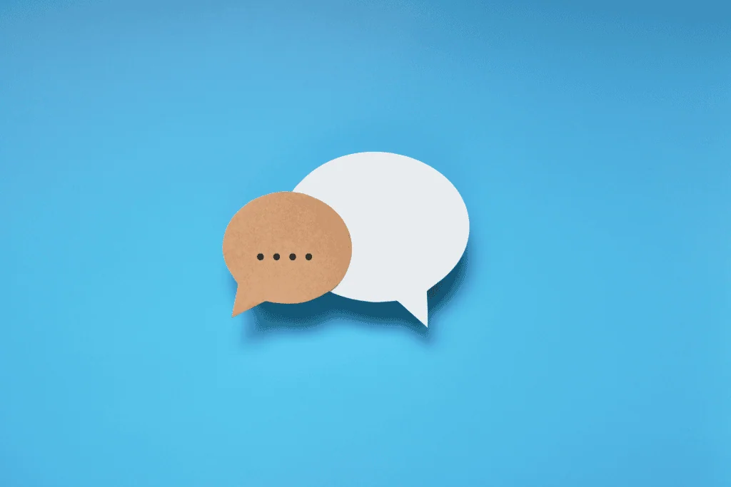 difference between marketing and communication, speech bubbles